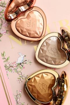 Too Faced Love Light Prismatic Highlighter, Radiant & Metallic Finish | Shade: Blinded by the Light - 9g